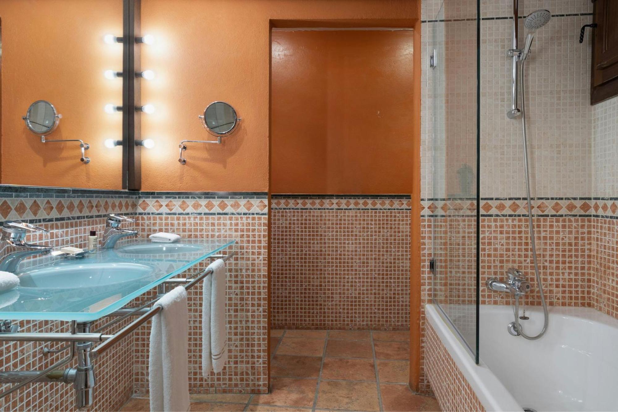 גרנדה Hotel Palacio De Santa Paula, Autograph Collection מראה חיצוני תמונה
